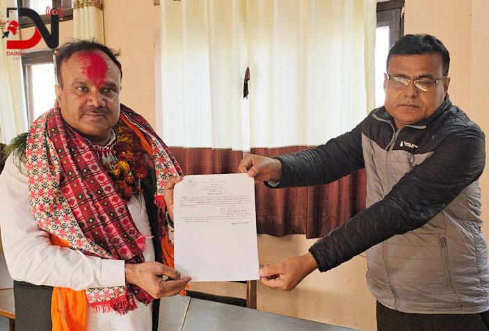 प्रदेश सभा सदस्य छाडेर पुगिएन संसद