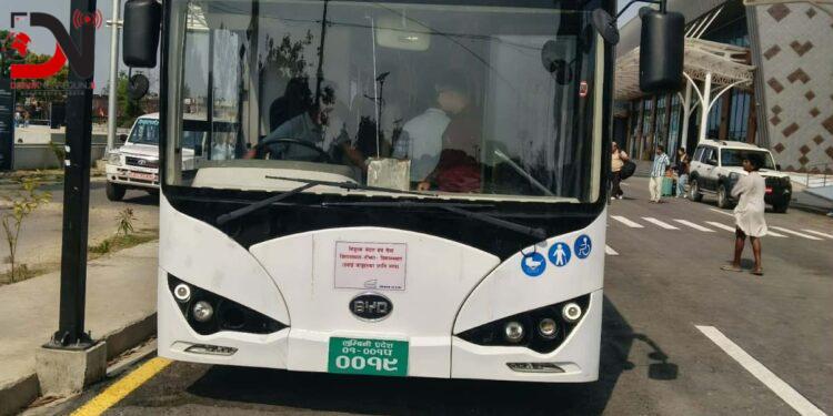 राँझा विमानस्थल मा हवाई यात्रुलाई सहज बनाउन निःशुल्क “सटल बस “सेवा सुरु