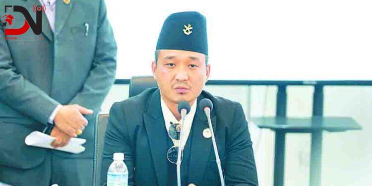 गृहमन्त्री गुरुङले दिए राजिनामा