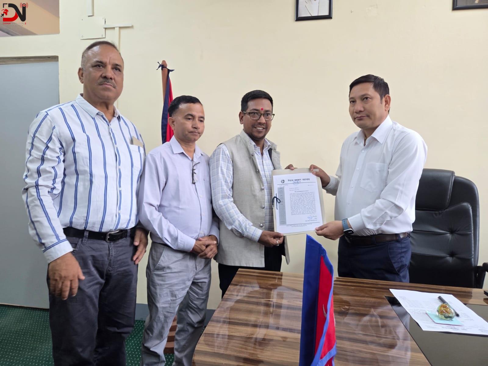 महासंघले बुझायो प्रधानमन्त्रीलाई ज्ञापन