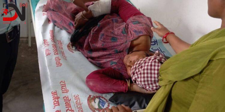 बाख्रा चराउन गएकी महिलालाई कुटपिट गरी सुन लुटपाट
