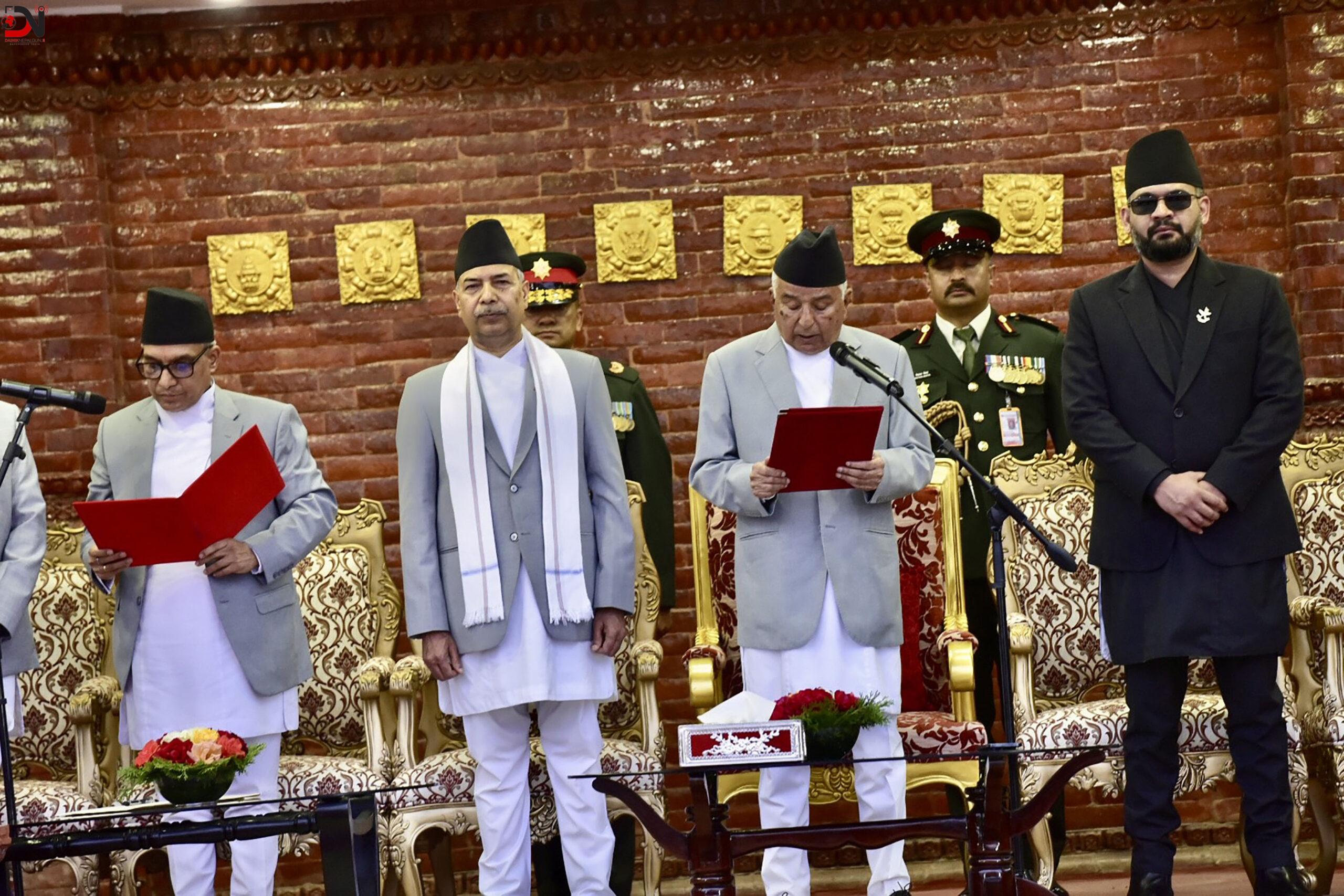 नवनियुक्त प्रधानन्यायाधीश डा शर्माद्वारा शपथ ग्रहण