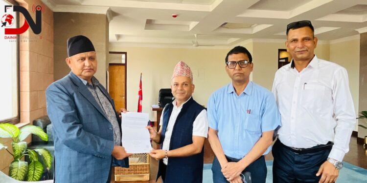 दुग्ध विकास संस्थानको क्षमता विस्तारबारे मुख्यमन्त्री आचार्यसंग छलफल
