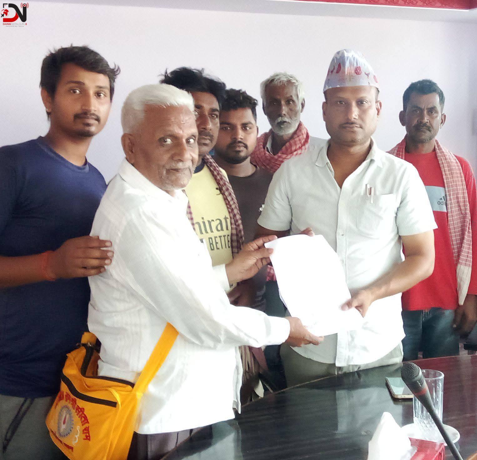 माटो उत्खननमा रोक लागेपछि कुम्हारको पेसा संकटमा