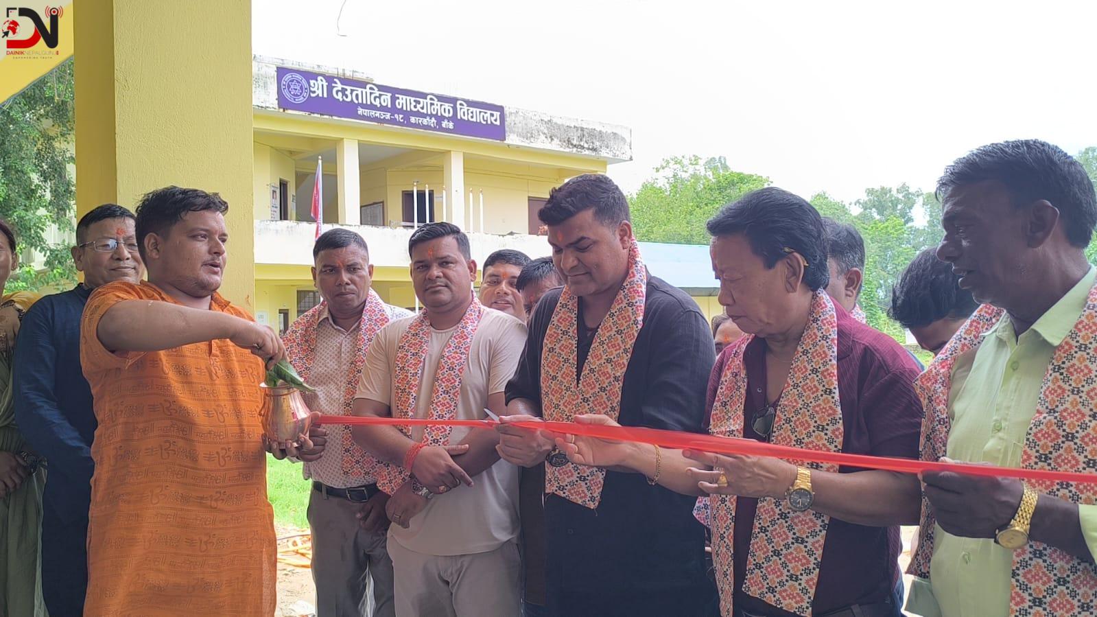 विद्यार्थी बढेपछि फेरि थपियो भवन
