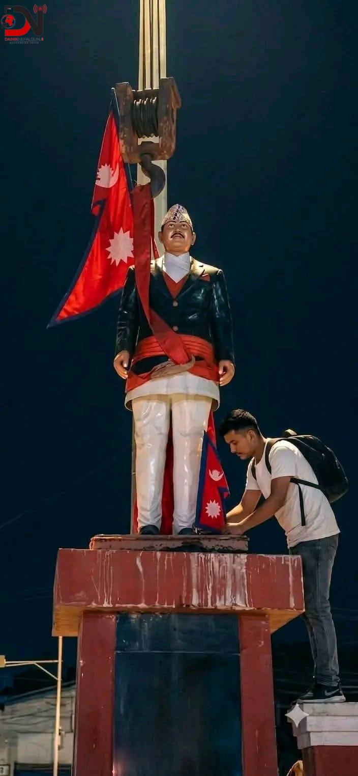 दुई दशकपछि नेपालगन्जमा राजा वीरेन्द्रसहित ऐतिहासिक व्यक्तित्वका शालिक पुनःस्थापना