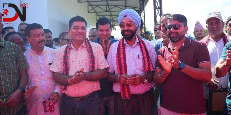 सिप्रदी ट्रेडिङद्वारा धनगढीमा टाटा BS6 बस च्यासिस सार्वजनिक