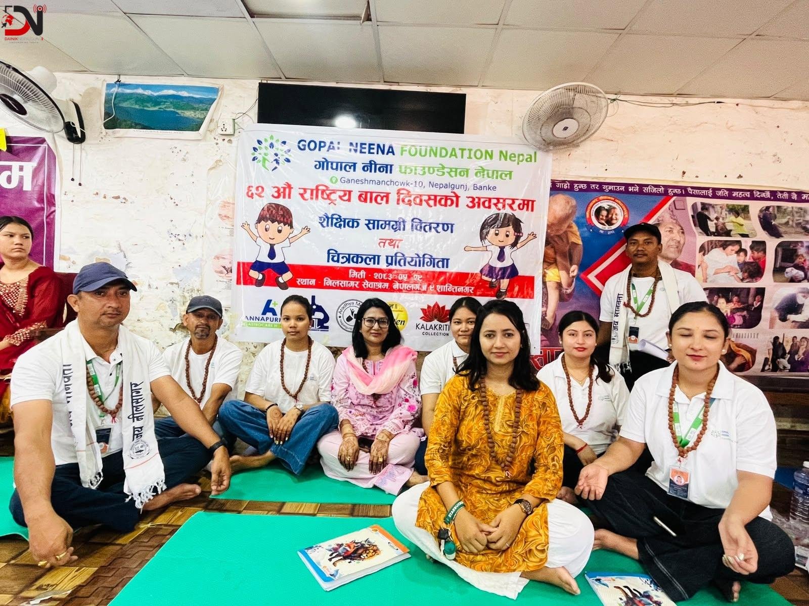 पेन्टिङ र खेल सामाग्री पाएपछि आश्रित बालबालिका दङ्ग