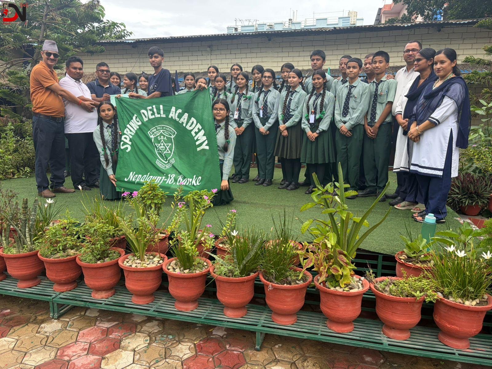 स्प्रिङ डेल एकेडेमीले गर्यो दैवीप्रकोप पीडितलाई आर्थिक सहयोग