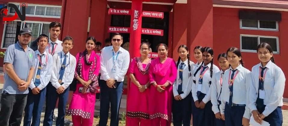 खाजा खर्च कटाएर मंगल माविका विद्यार्थीको राहत