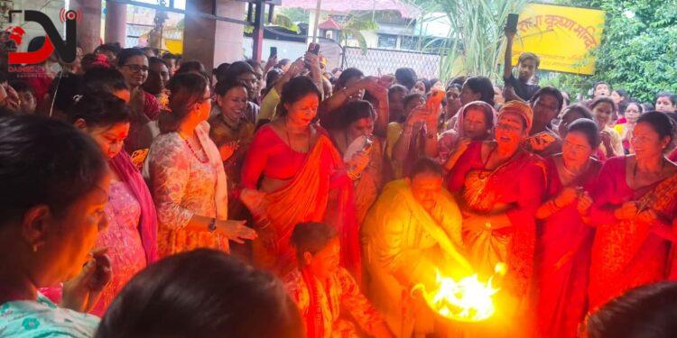 राधाकृष्ण मन्दिरमा २ लाख ७५ हजार बत्ती