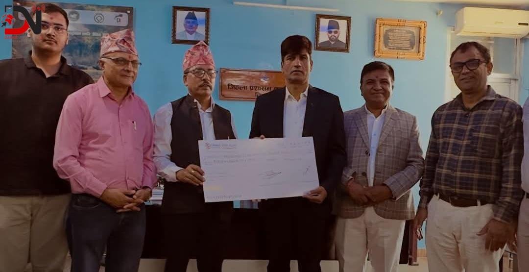 बाढीपीडितलाई होटल पौखाको ११ लाख