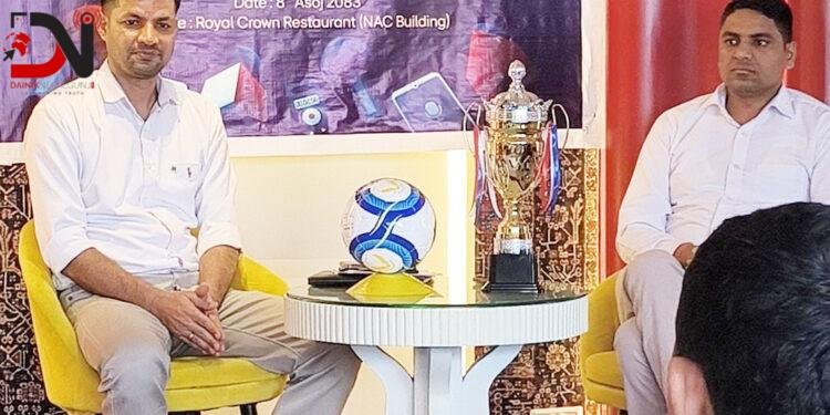 व्यवसायी र पेशाकर्मी फुटसल प्रतिस्पर्धा गर्दै