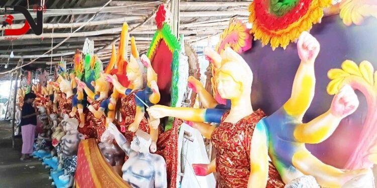 तयार हुँदै दशैंका लागि दुर्गा मूर्ति