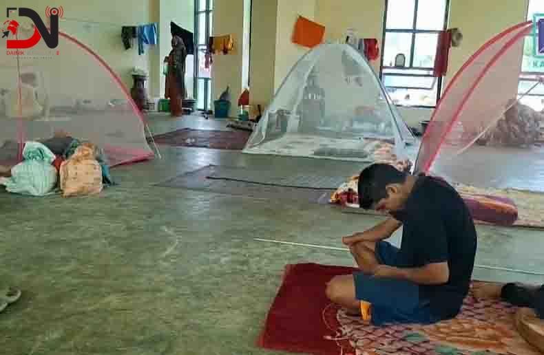 होल्डिङ सेन्टरमै बित्दैछ १ सय २ परिवारको दशैं